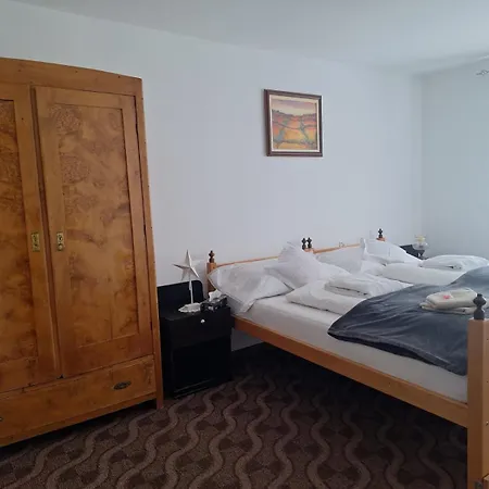 Apartment Topole 2 *