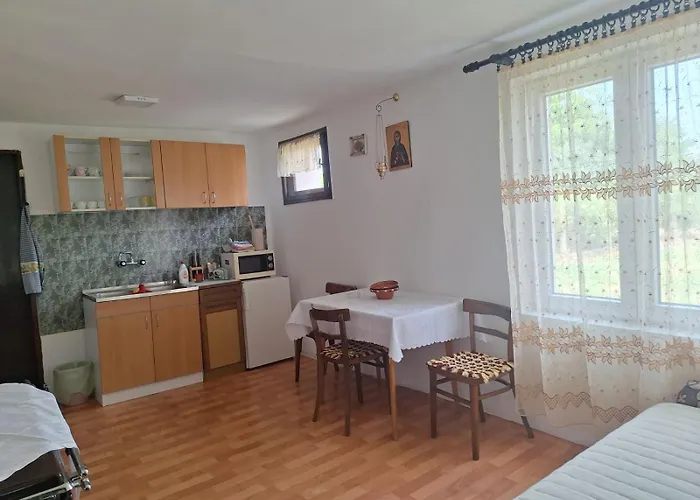 Apartment Topole 2 Stapar
